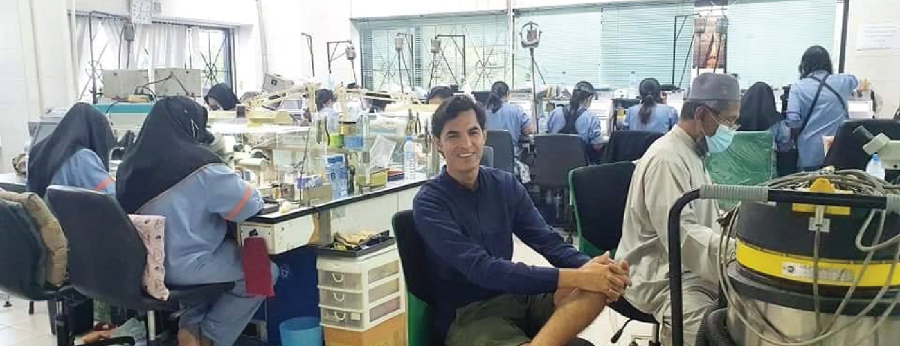 Deepwear CEO personally auditinng a garment factory as a part of the Quality control